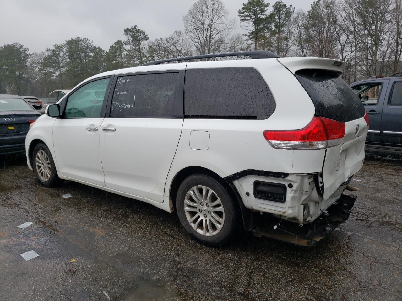 2011 TOYOTA SIENNA XLE - Фото 2