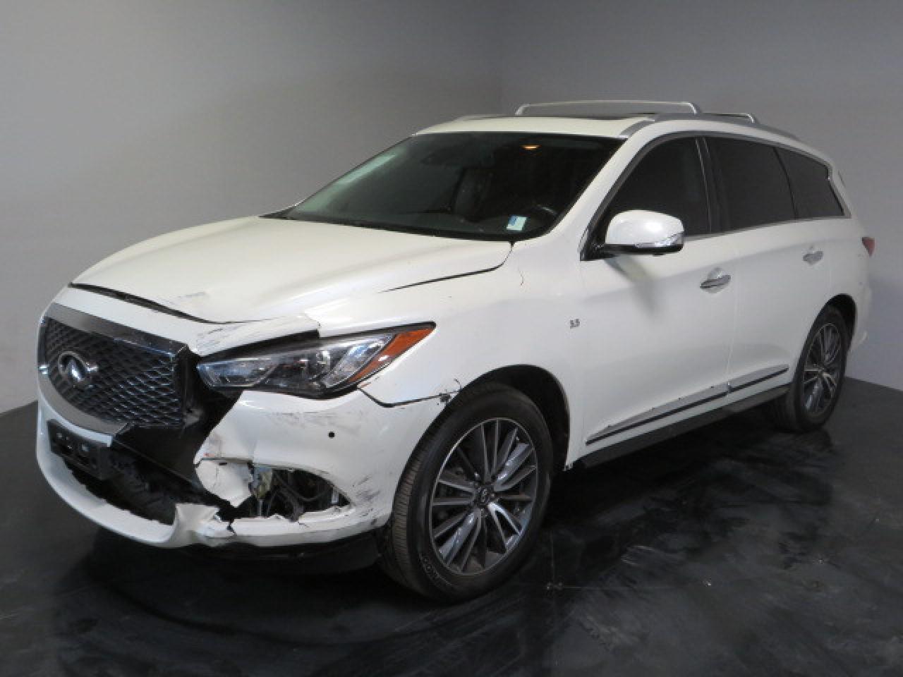 2019 INFINITI QX60 LUXE - Image 2