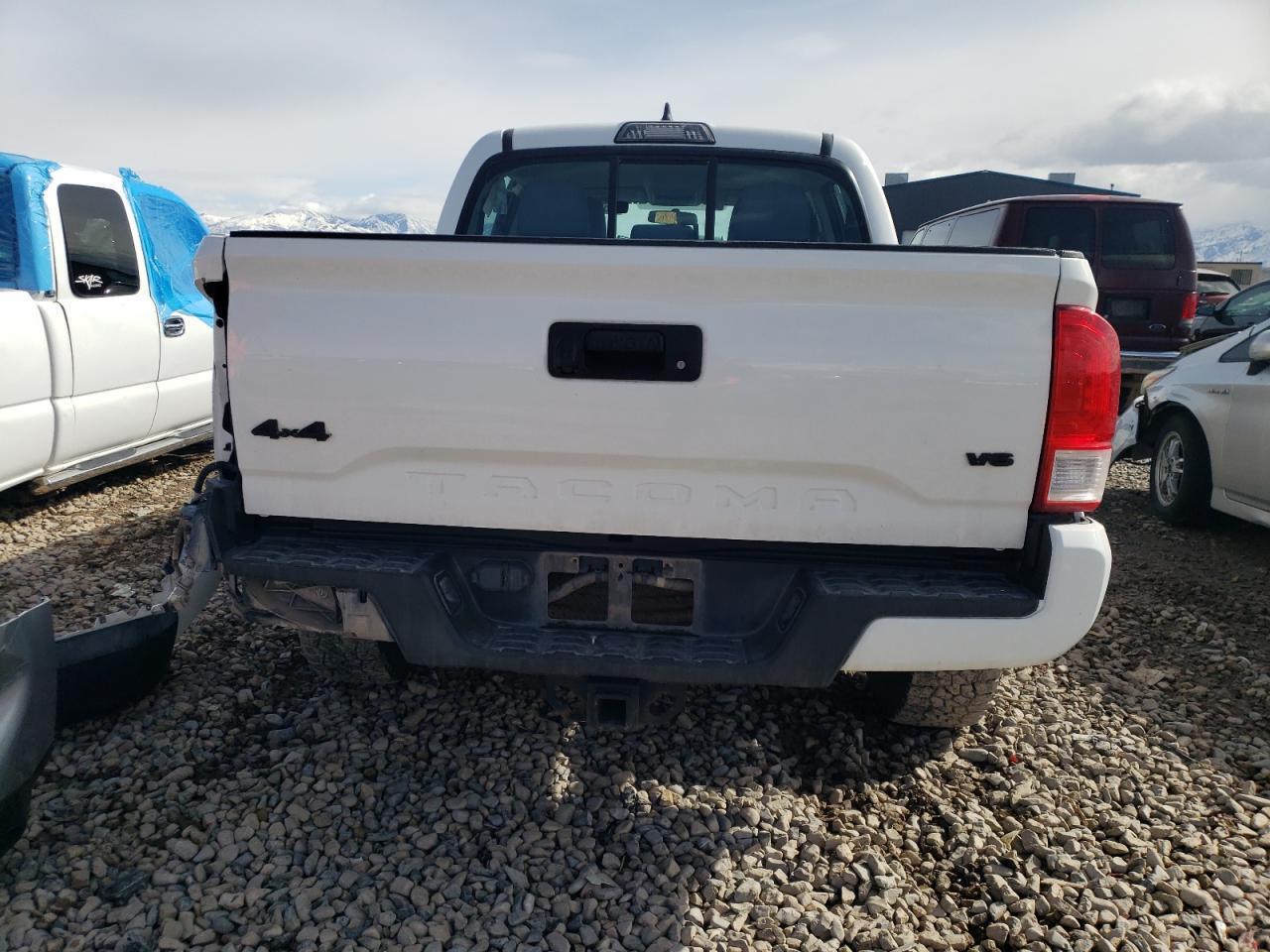 2017 TOYOTA TACOMA - Фото 6