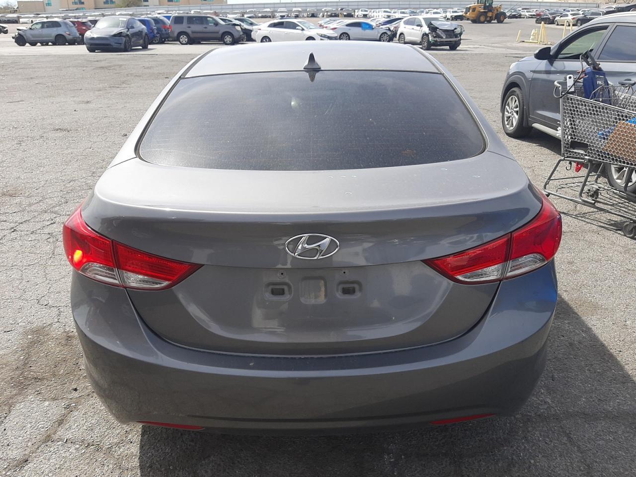 2013 HYUNDAI ELANTRA GL - Image 6