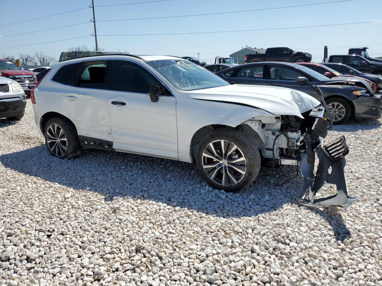 2022 VOLVO XC60 B5 MO - Фото 4