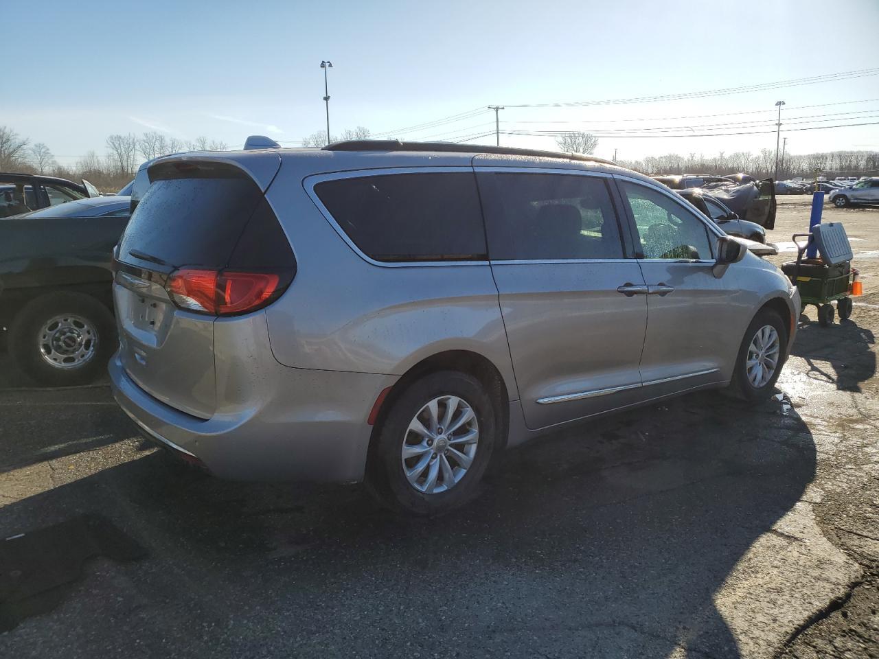 2017 CHRYSLER PACIFICA T - Фото 3