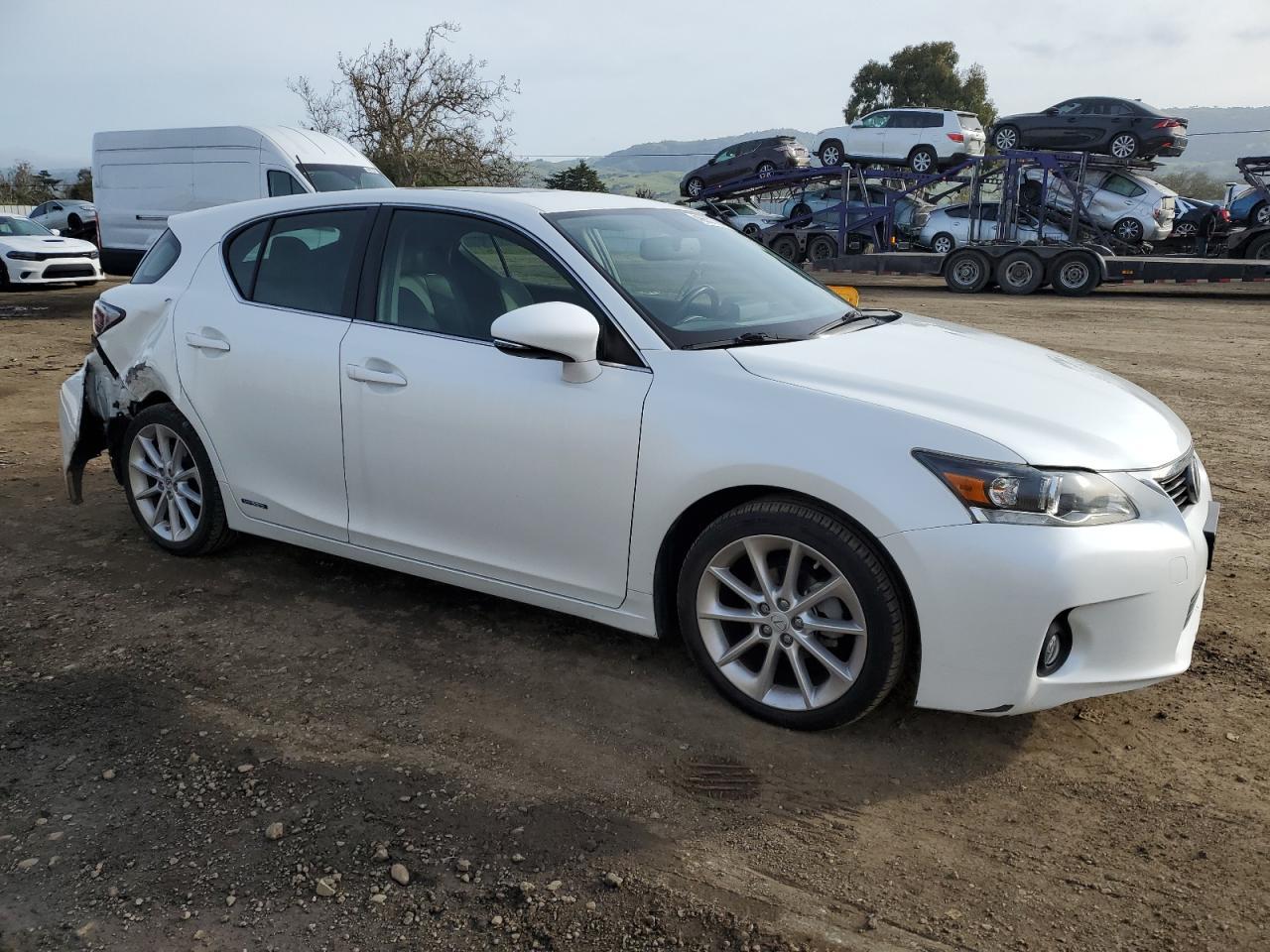 2013 LEXUS CT 200 - Фото 4