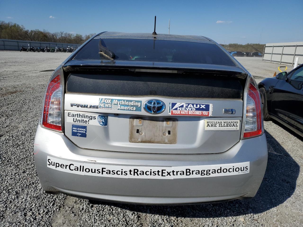 2015 TOYOTA PRIUS - Фото 6