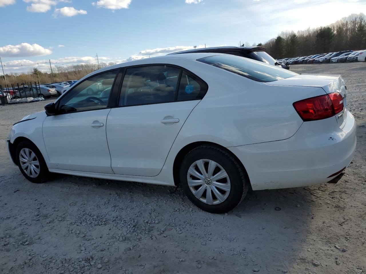 2013 VOLKSWAGEN JETTA BASE - Image 2