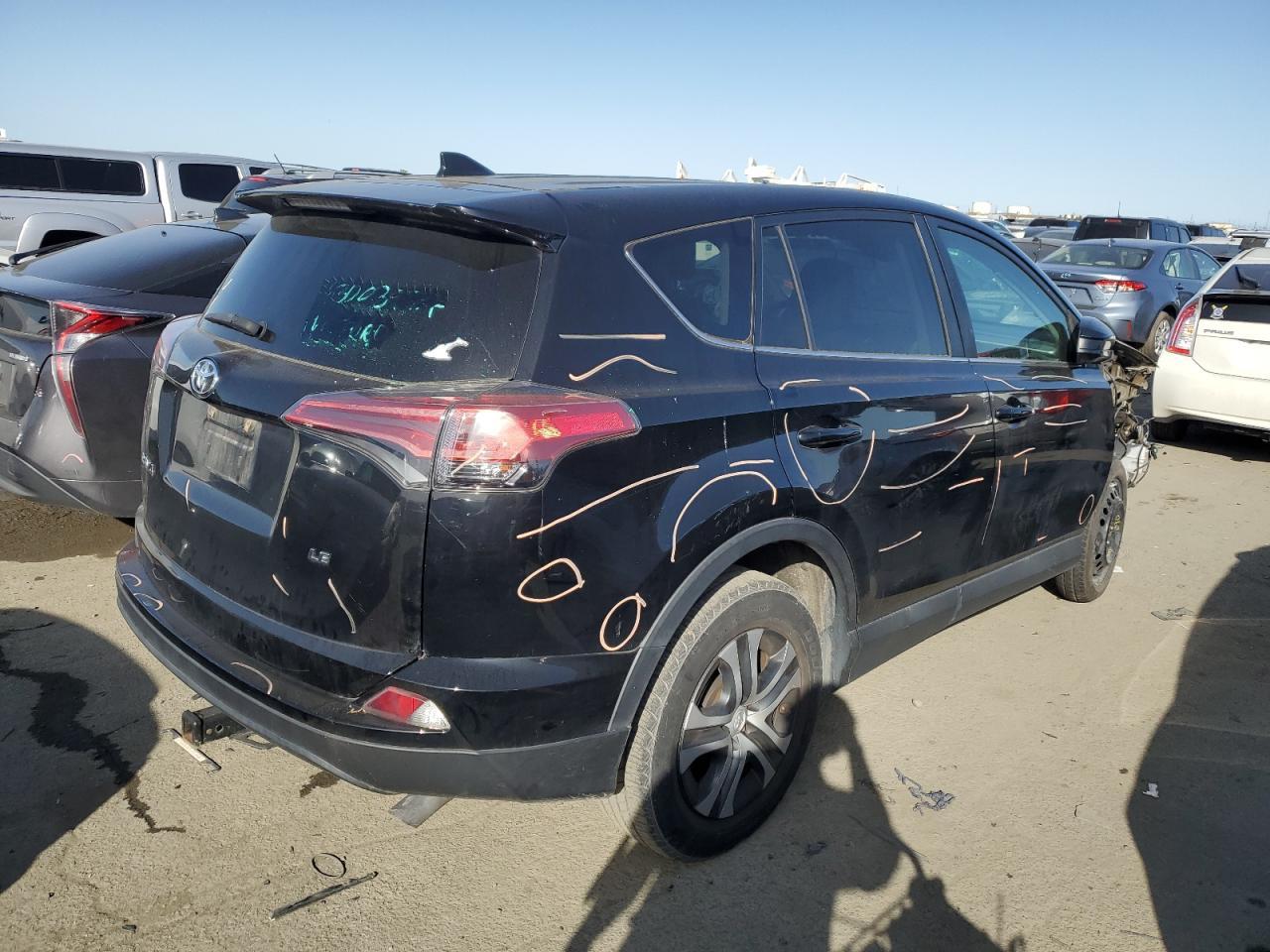 2017 TOYOTA RAV4 LE - Фото 3