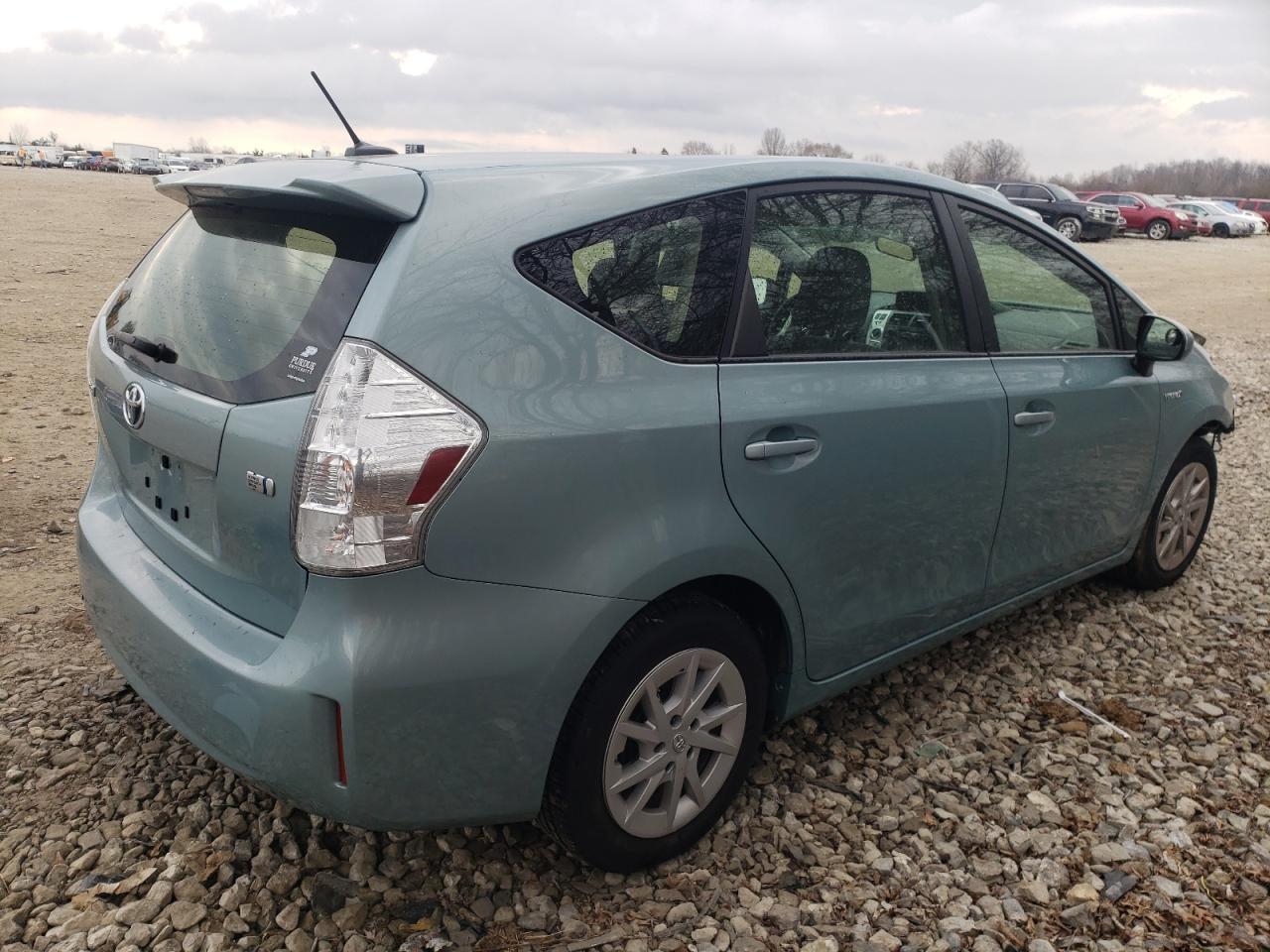 2013 TOYOTA PRIUS V - Image 3