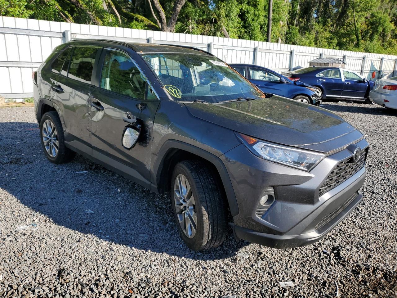 2019 TOYOTA RAV4 XLE P - Фото 4
