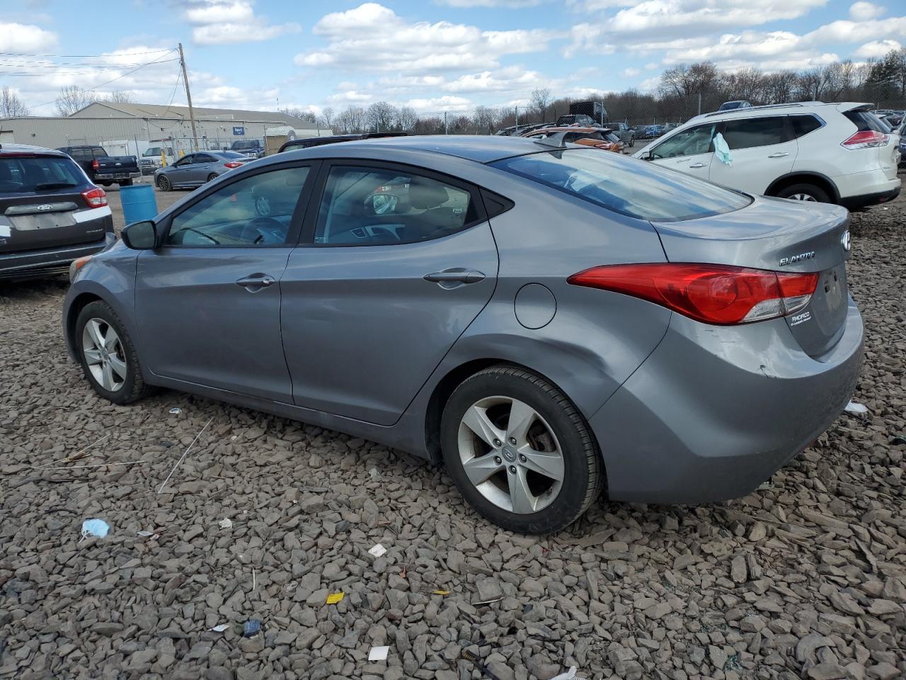 2011 HYUNDAI ELANTRA GL - Image 2