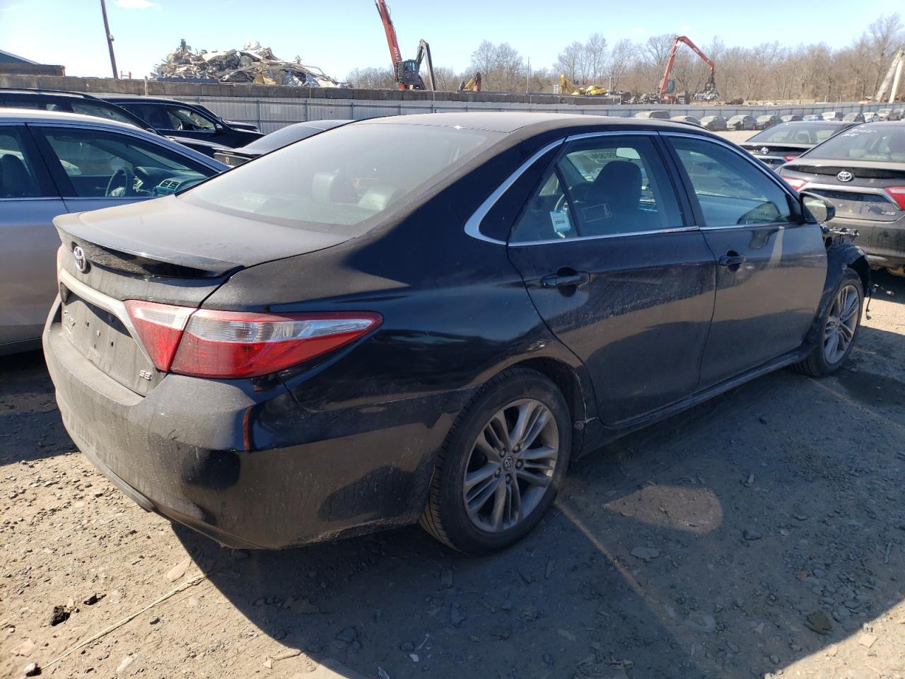 2017 TOYOTA CAMRY LE - Фото 3