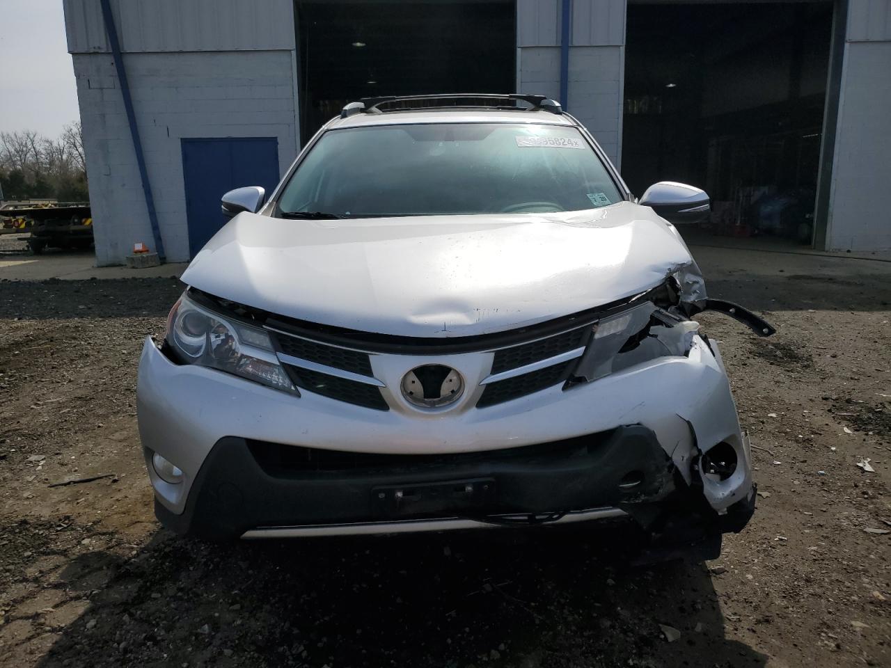 2015 TOYOTA RAV4 XLE - Фото 5