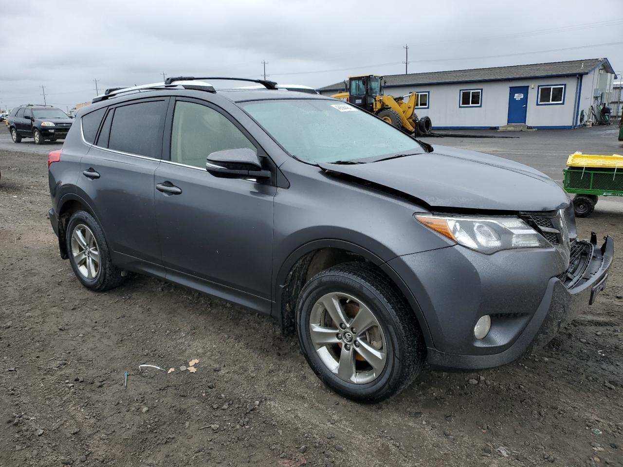 2015 TOYOTA RAV4 XLE - Image 4