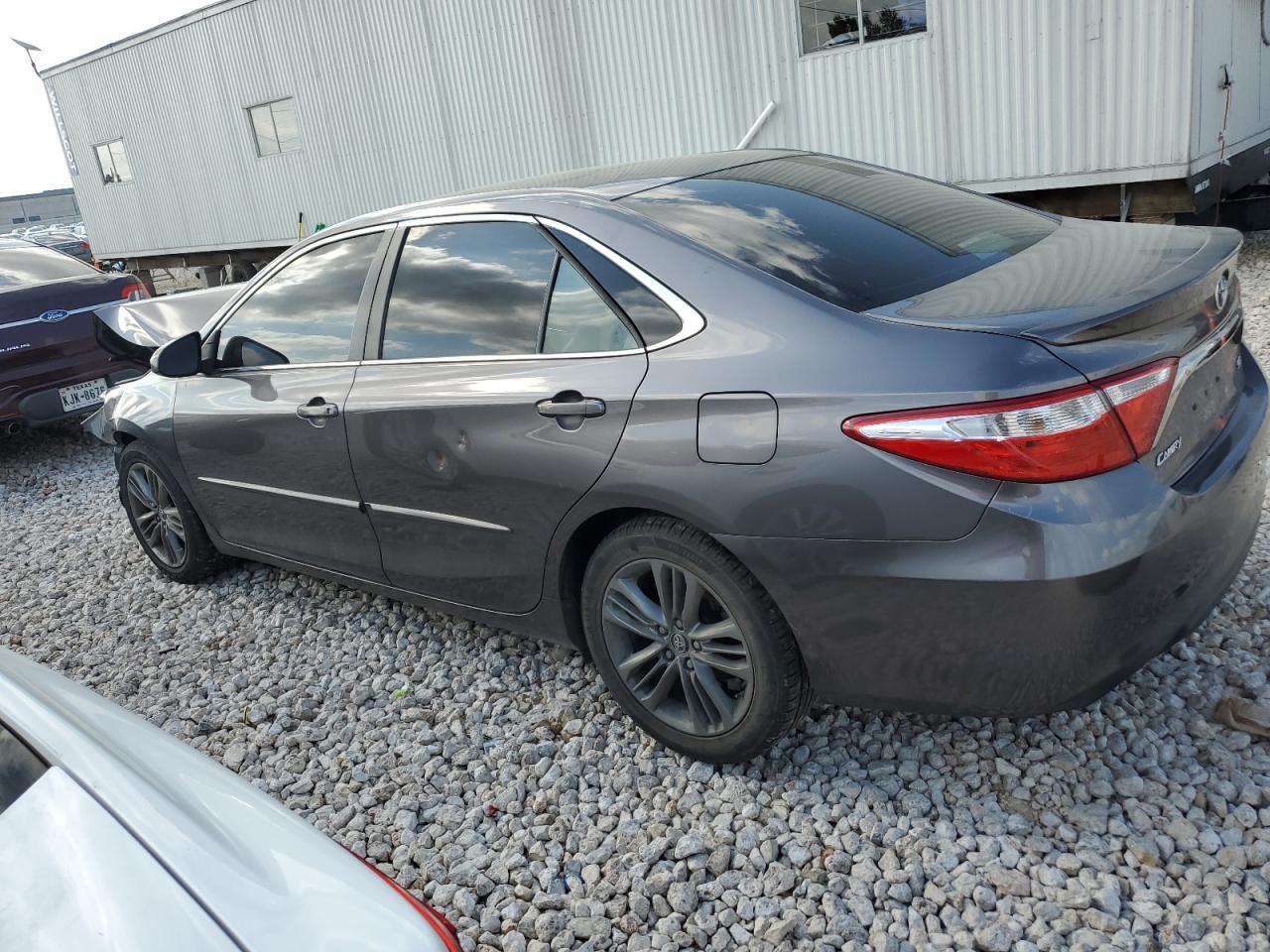 2015 TOYOTA CAMRY LE - Фото 2