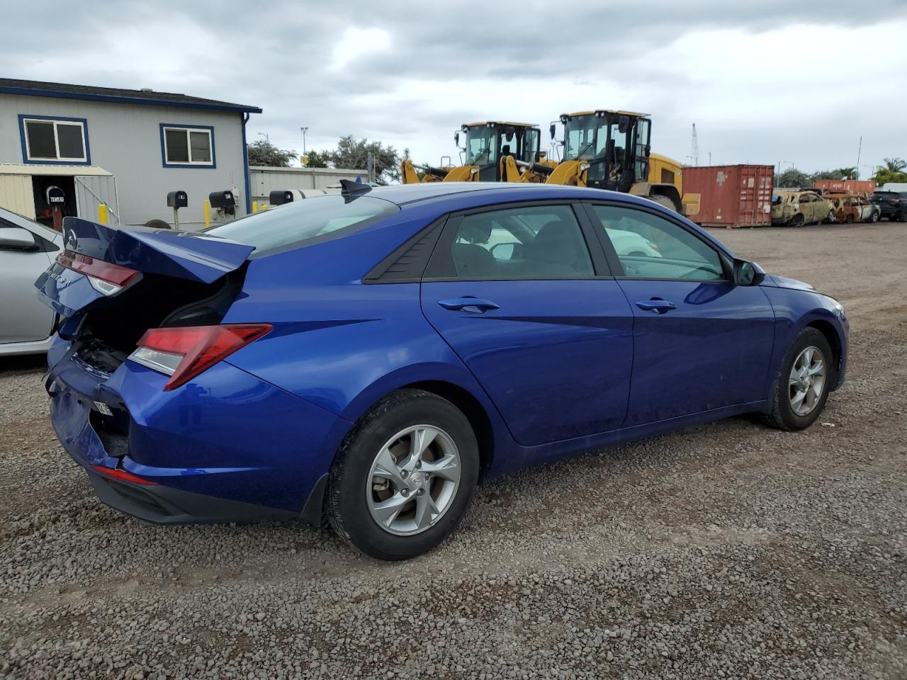 2023 HYUNDAI ELANTRA SE - Image 3