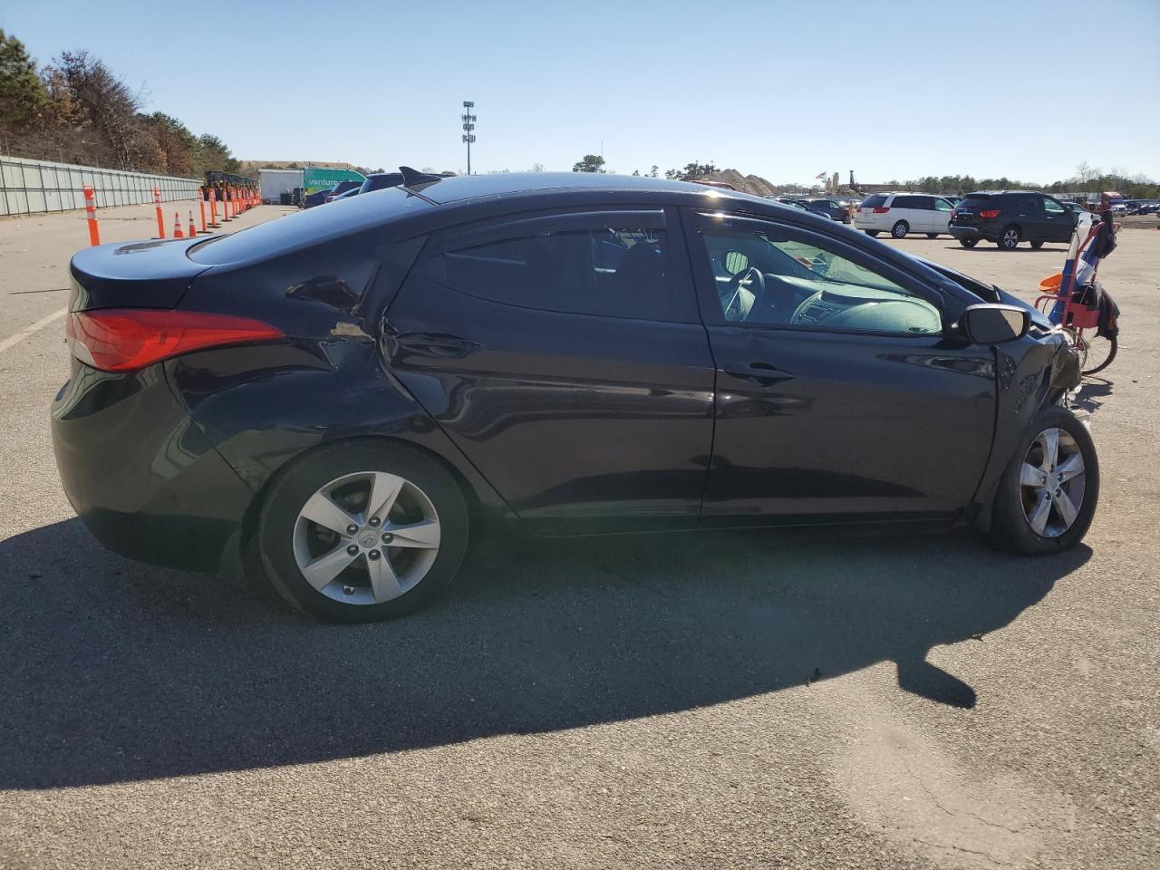 2013 HYUNDAI ELANTRA GL - Image 3