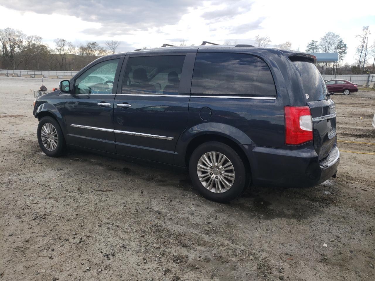 2014 CHRYSLER TOWN & COU - Image 2