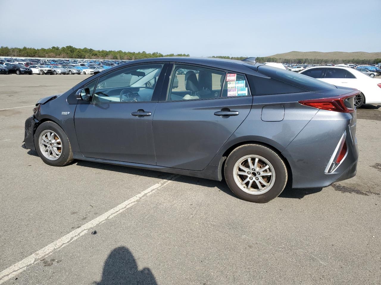 2018 TOYOTA PRIUS PRIM - Image 2