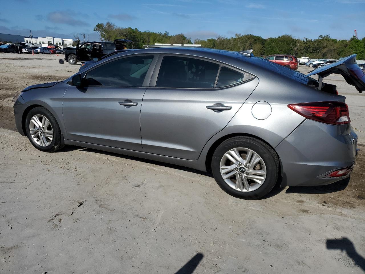 2019 HYUNDAI ELANTRA SE - Фото 2