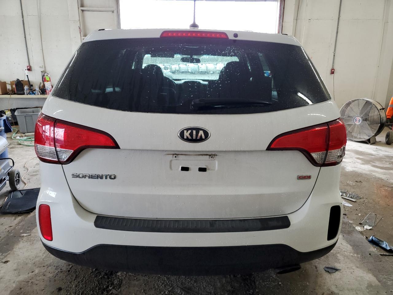 2015 KIA SORENTO LX - Image 6