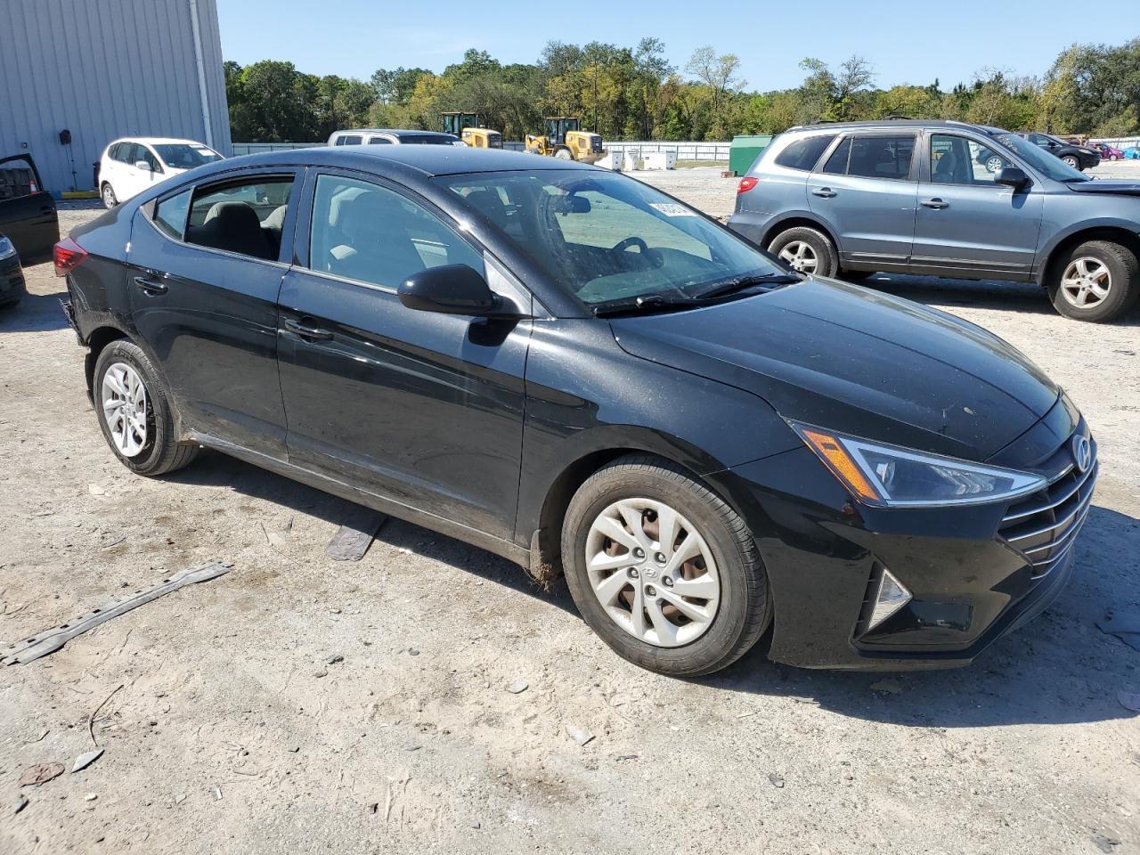 2019 HYUNDAI ELANTRA SE - Фото 4