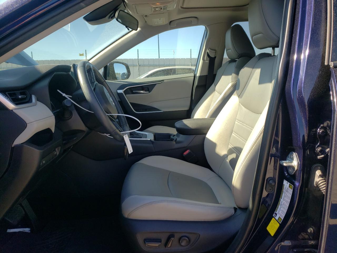 2019 TOYOTA RAV4 XLE P - Image 7