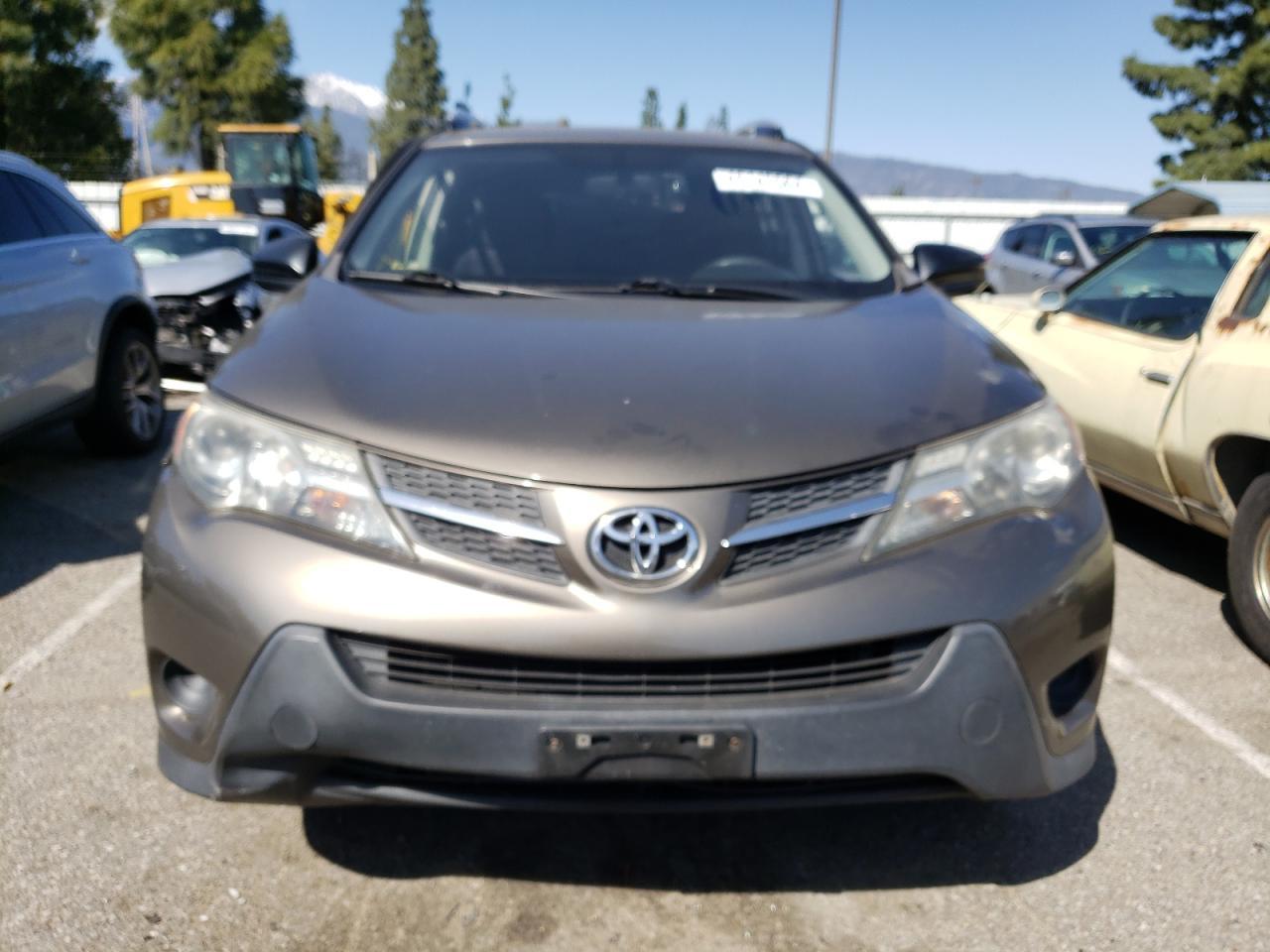 2015 TOYOTA RAV4 LE - Фото 5