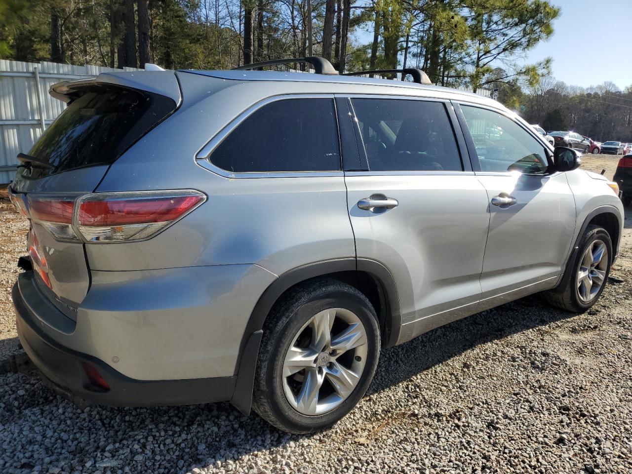 2015 TOYOTA HIGHLANDER - Image 3