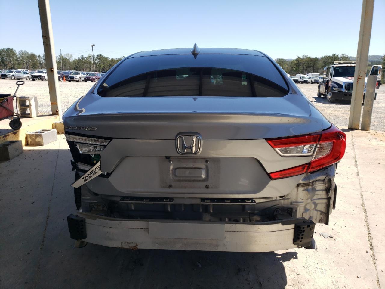 2018 HONDA ACCORD LX - Image 6