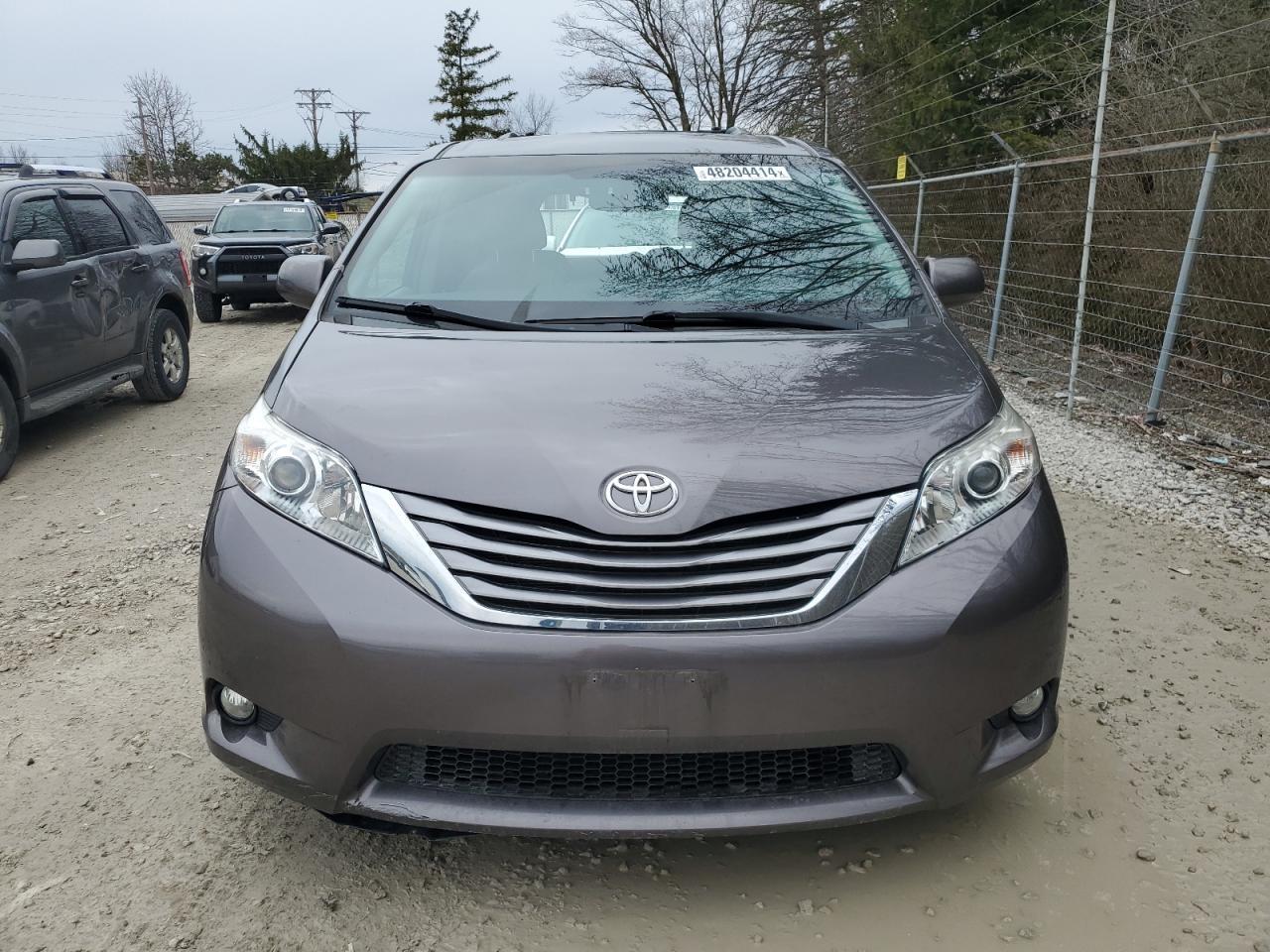 2015 TOYOTA SIENNA XLE - Image 5