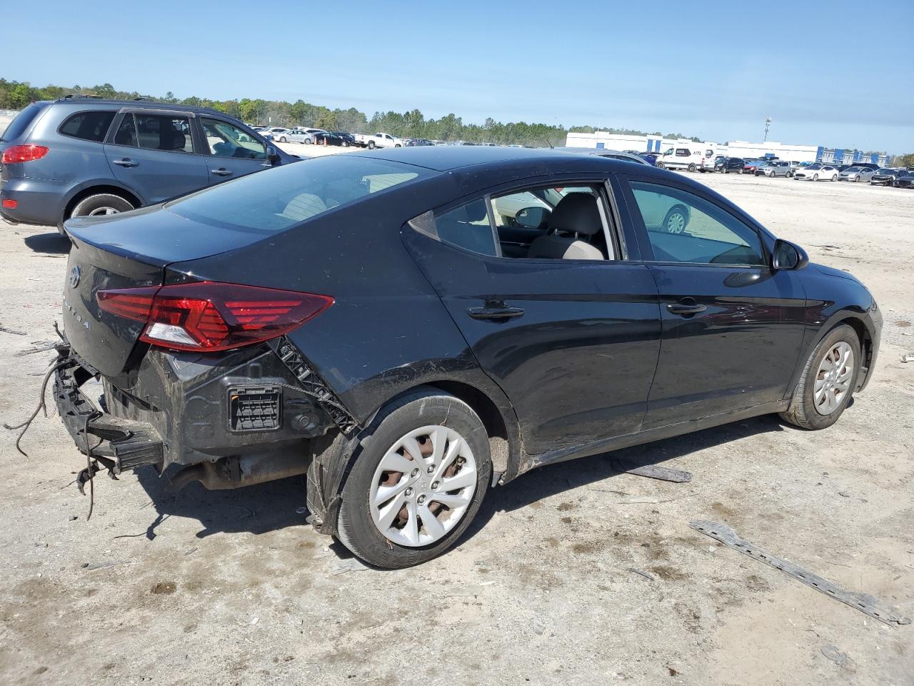 2019 HYUNDAI ELANTRA SE - Фото 3
