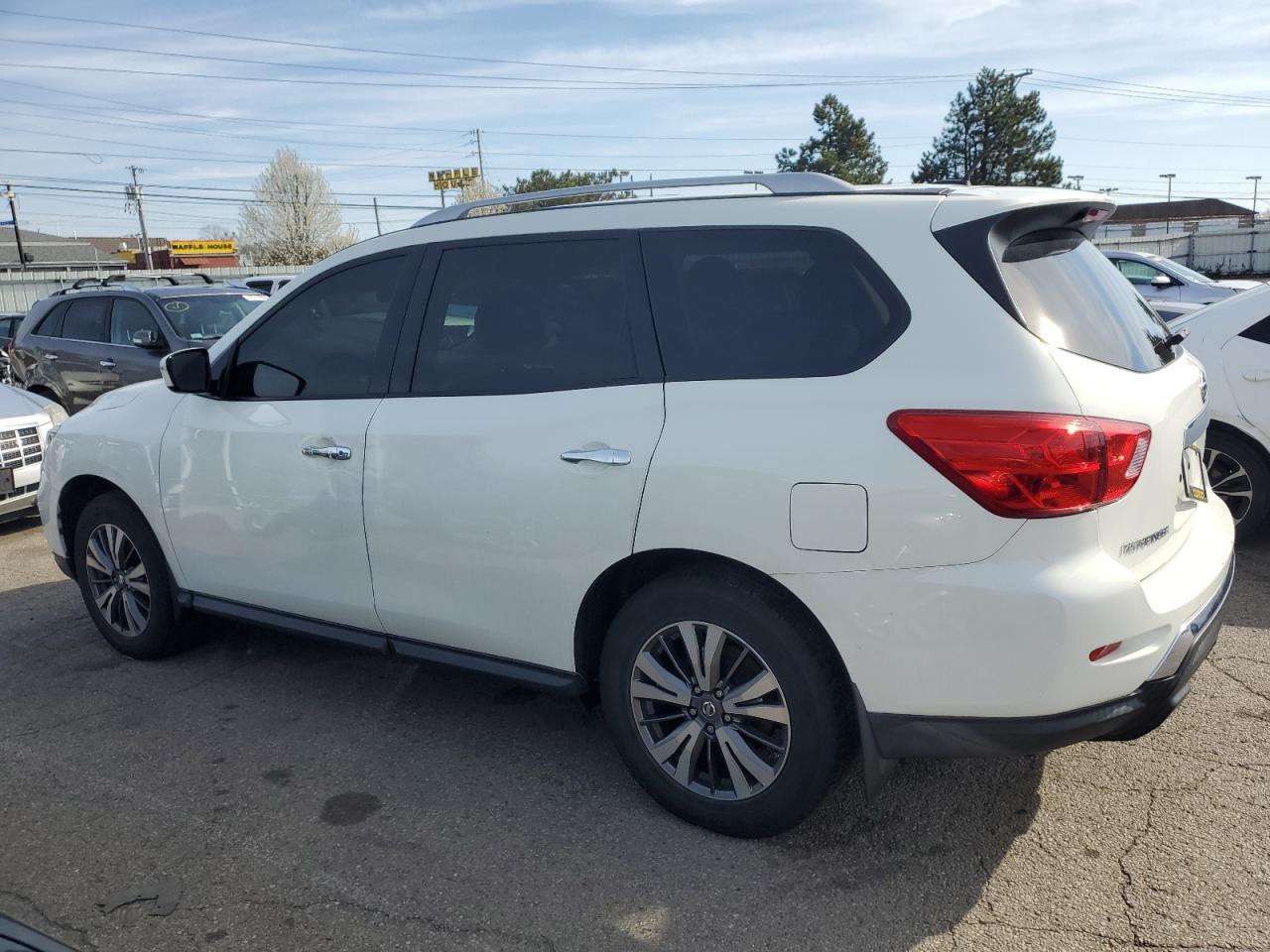 2017 NISSAN PATHFINDER - Image 2
