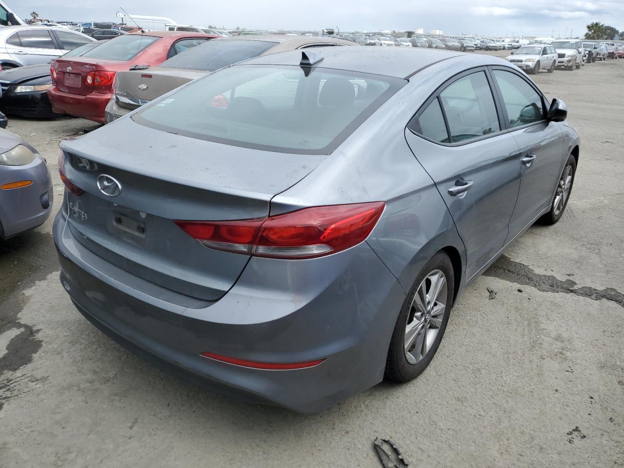 2018 HYUNDAI ELANTRA SE - Фото 3