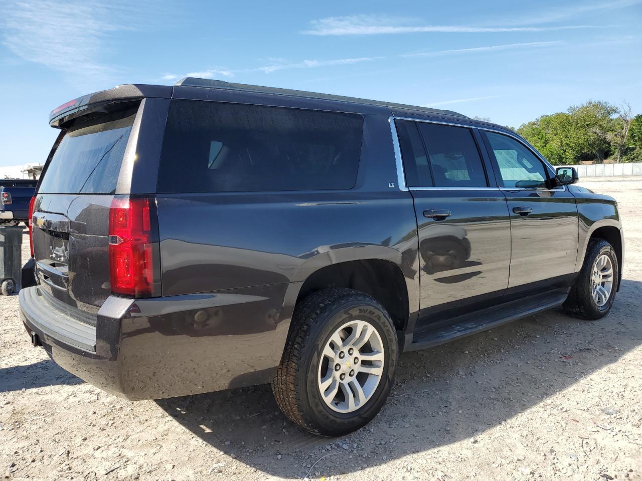2015 CHEVROLET SUBURBAN C - Image 3