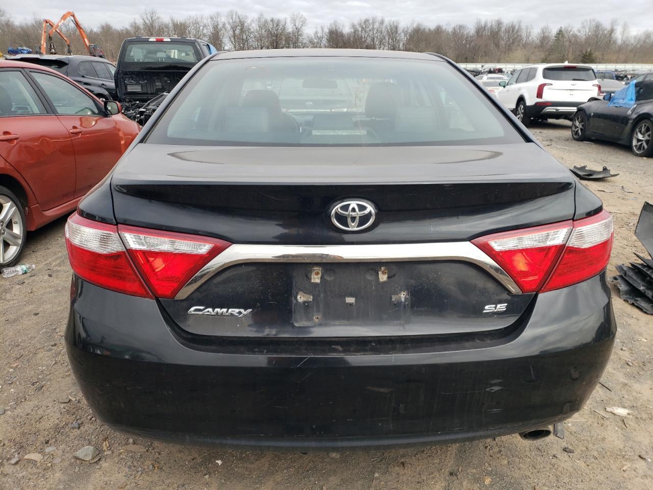 2017 TOYOTA CAMRY LE - Image 6