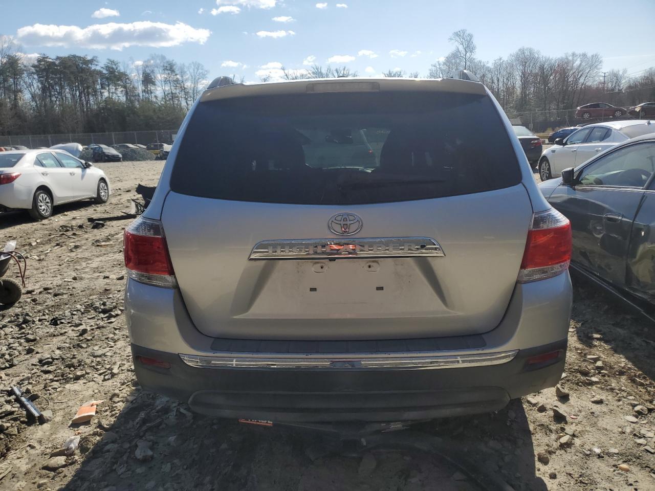 2011 TOYOTA HIGHLANDER - Фото 6