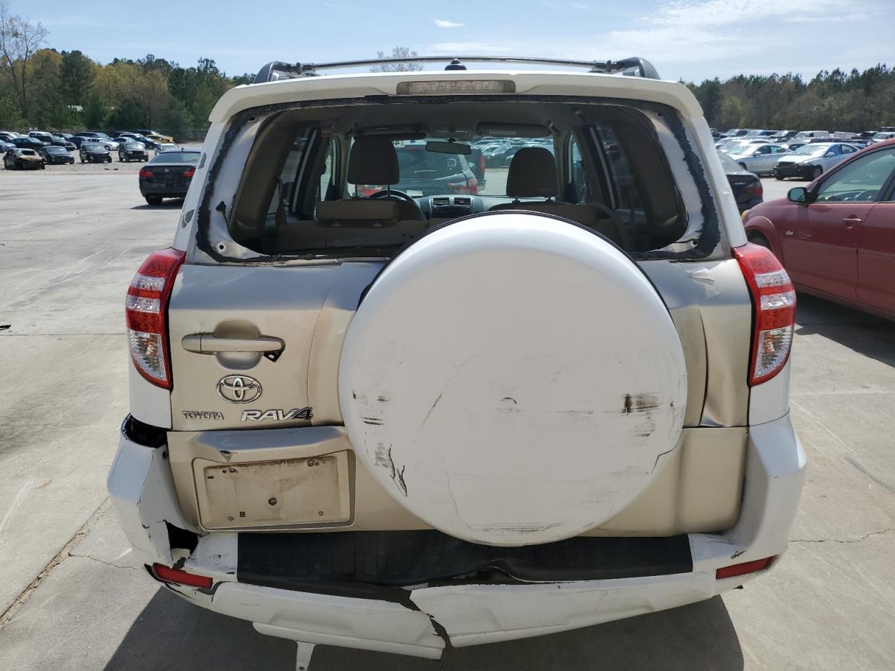 2011 TOYOTA RAV4 - Фото 6