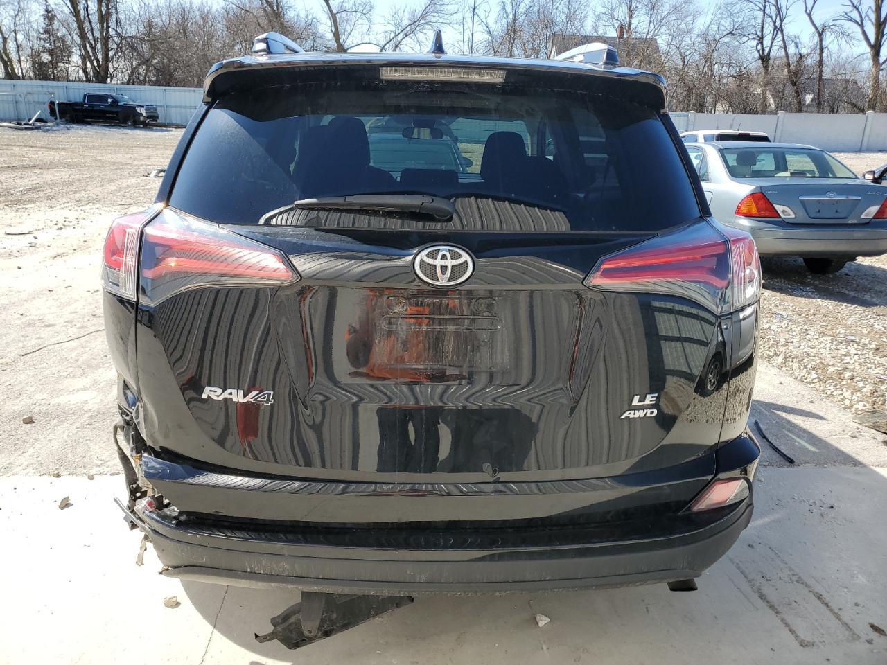 2017 TOYOTA RAV4 LE - Image 6