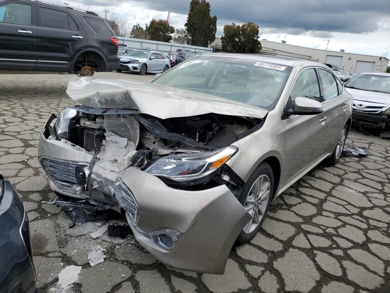 2015 TOYOTA AVALON XLE