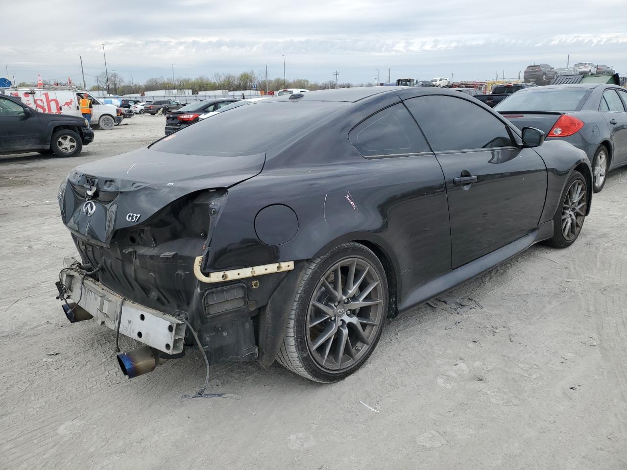 2011 INFINITI G37 BASE - Фото 3