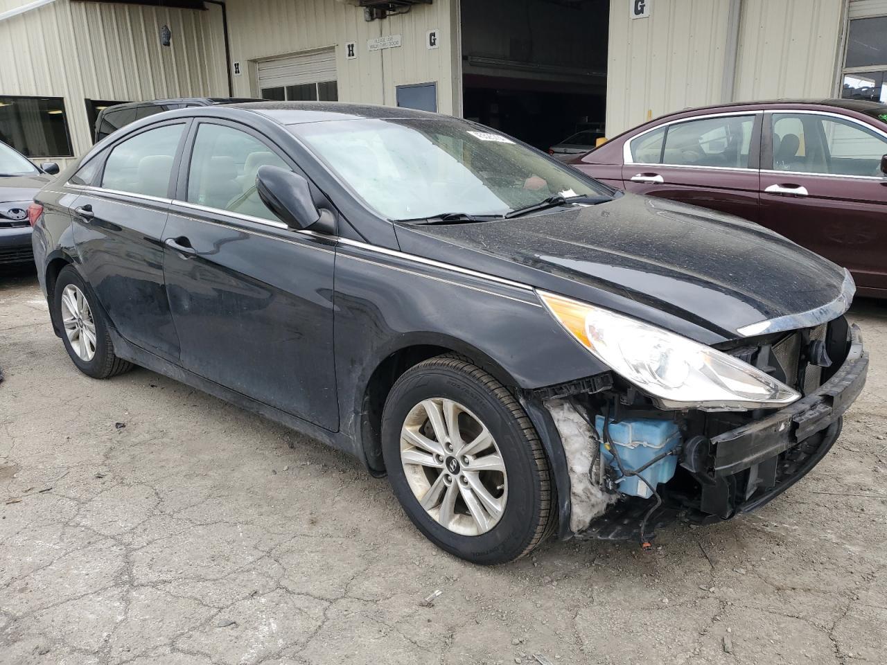 2013 HYUNDAI SONATA GLS - Image 4