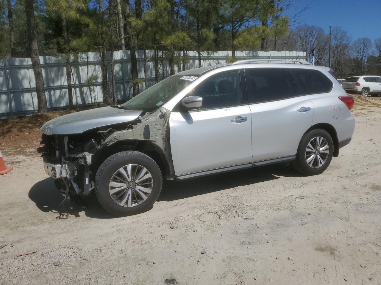 2017 NISSAN PATHFINDER