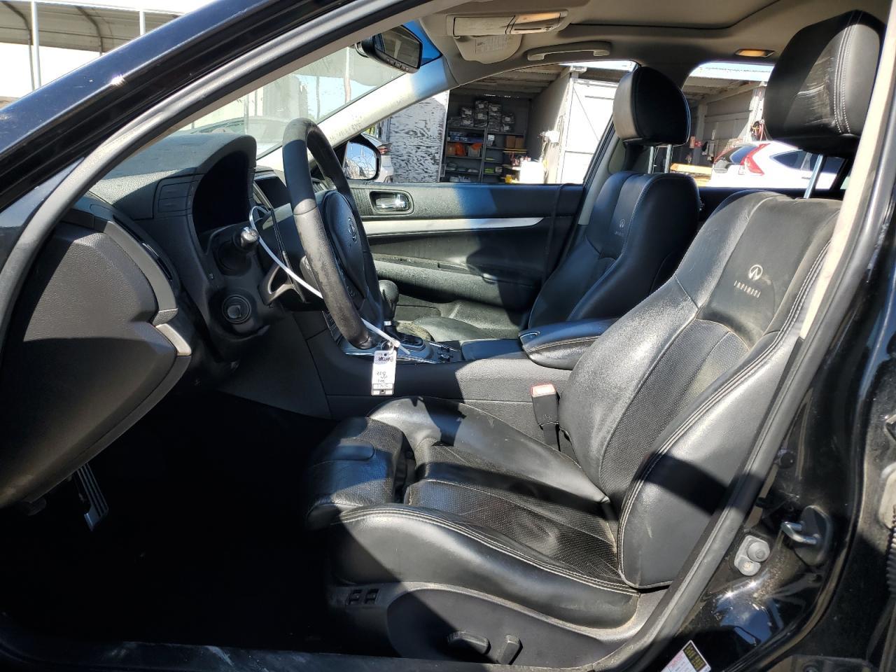 2011 INFINITI G37 - Image 7
