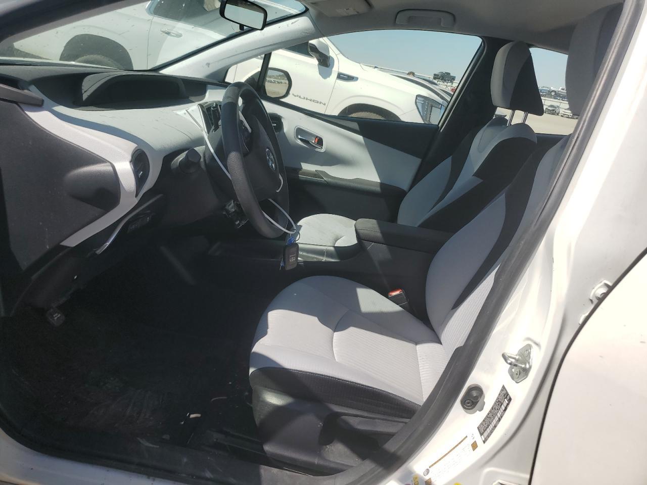 2016 TOYOTA PRIUS - Image 7