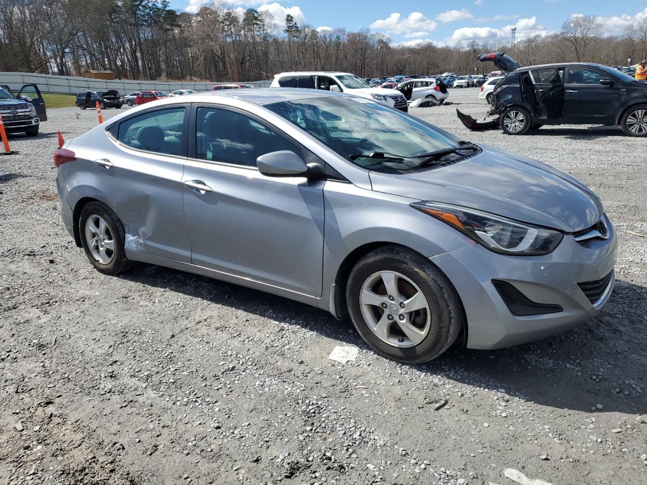 2015 HYUNDAI ELANTRA SE - Фото 4