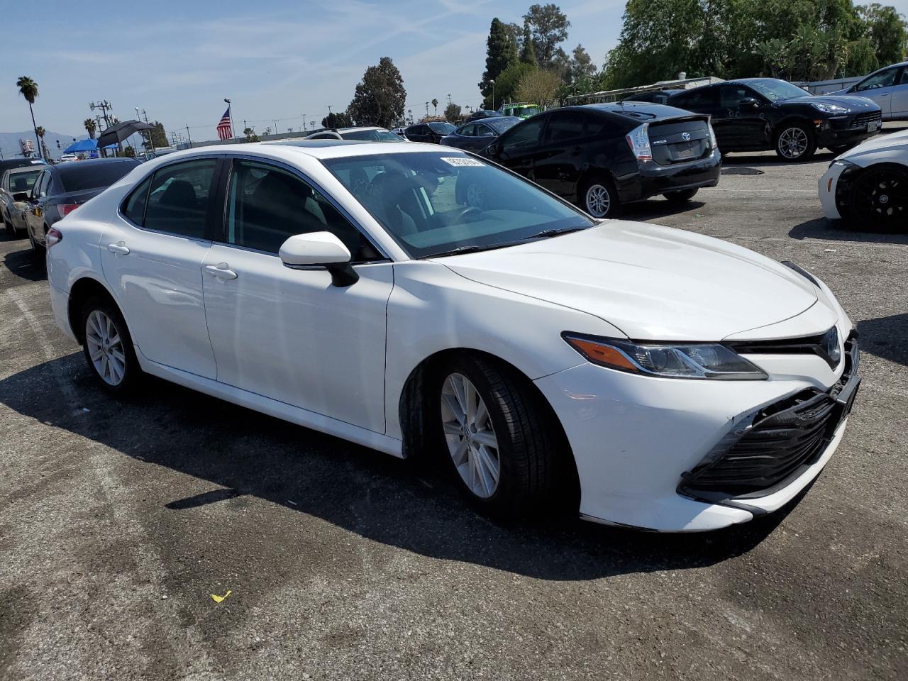 2019 TOYOTA CAMRY LE - Image 4