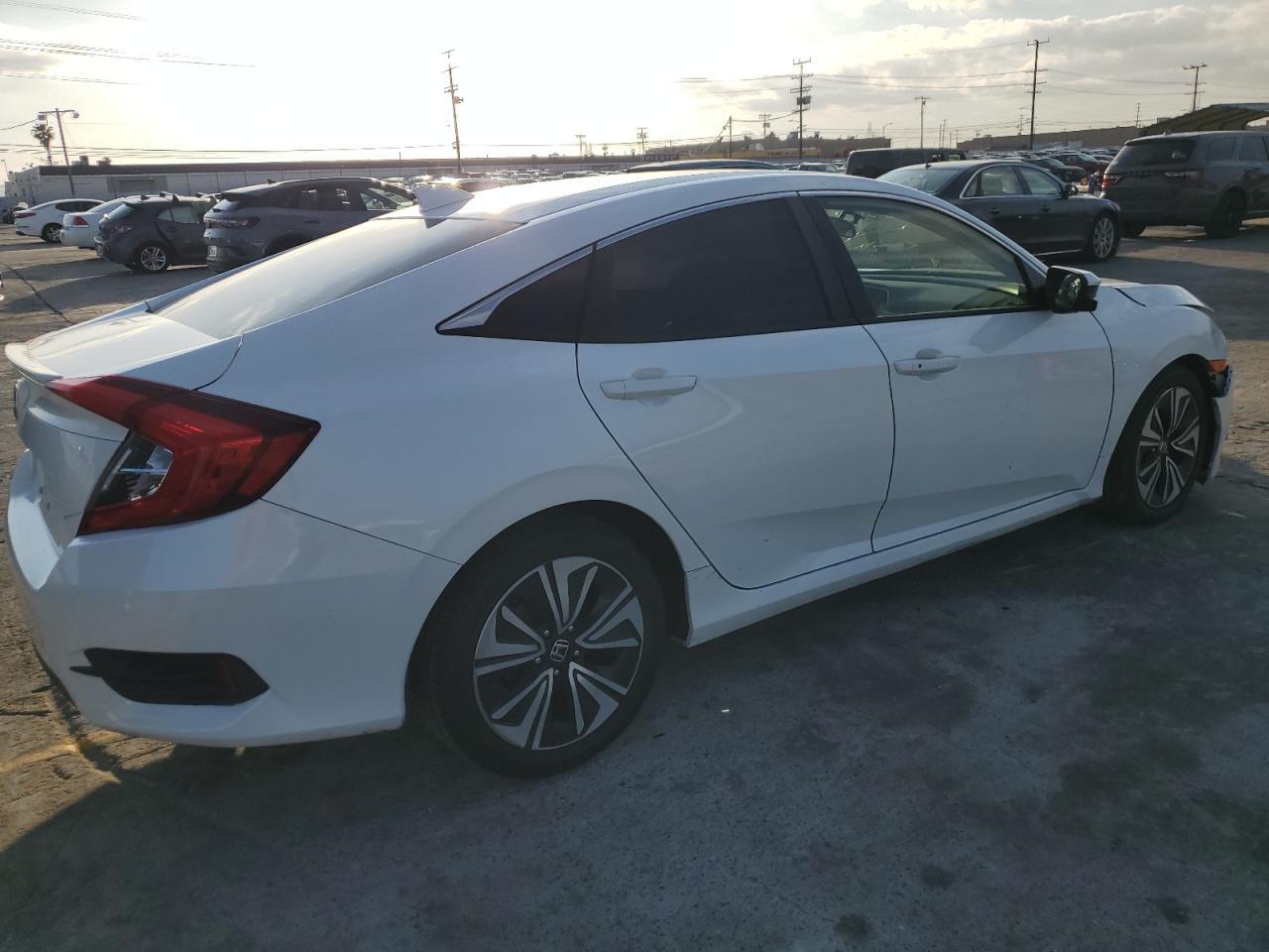 2018 HONDA CIVIC EX - Фото 3