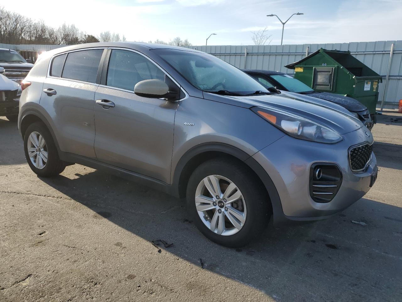 2017 KIA SPORTAGE L - Image 4