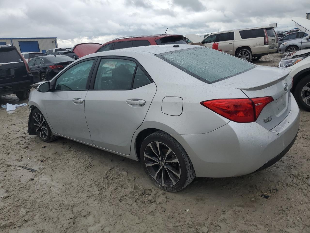 2018 TOYOTA COROLLA L - Фото 2