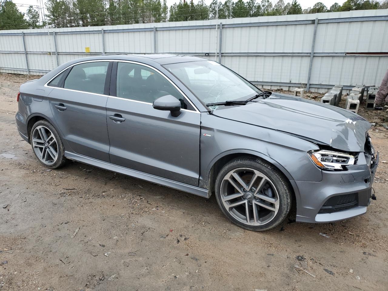 2017 AUDI A3 PREMIUM - Image 4