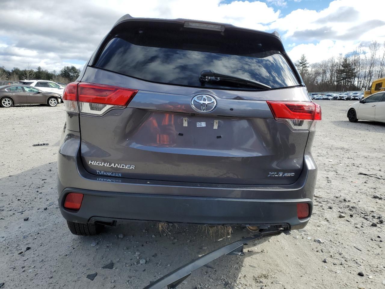 2019 TOYOTA HIGHLANDER - Image 6